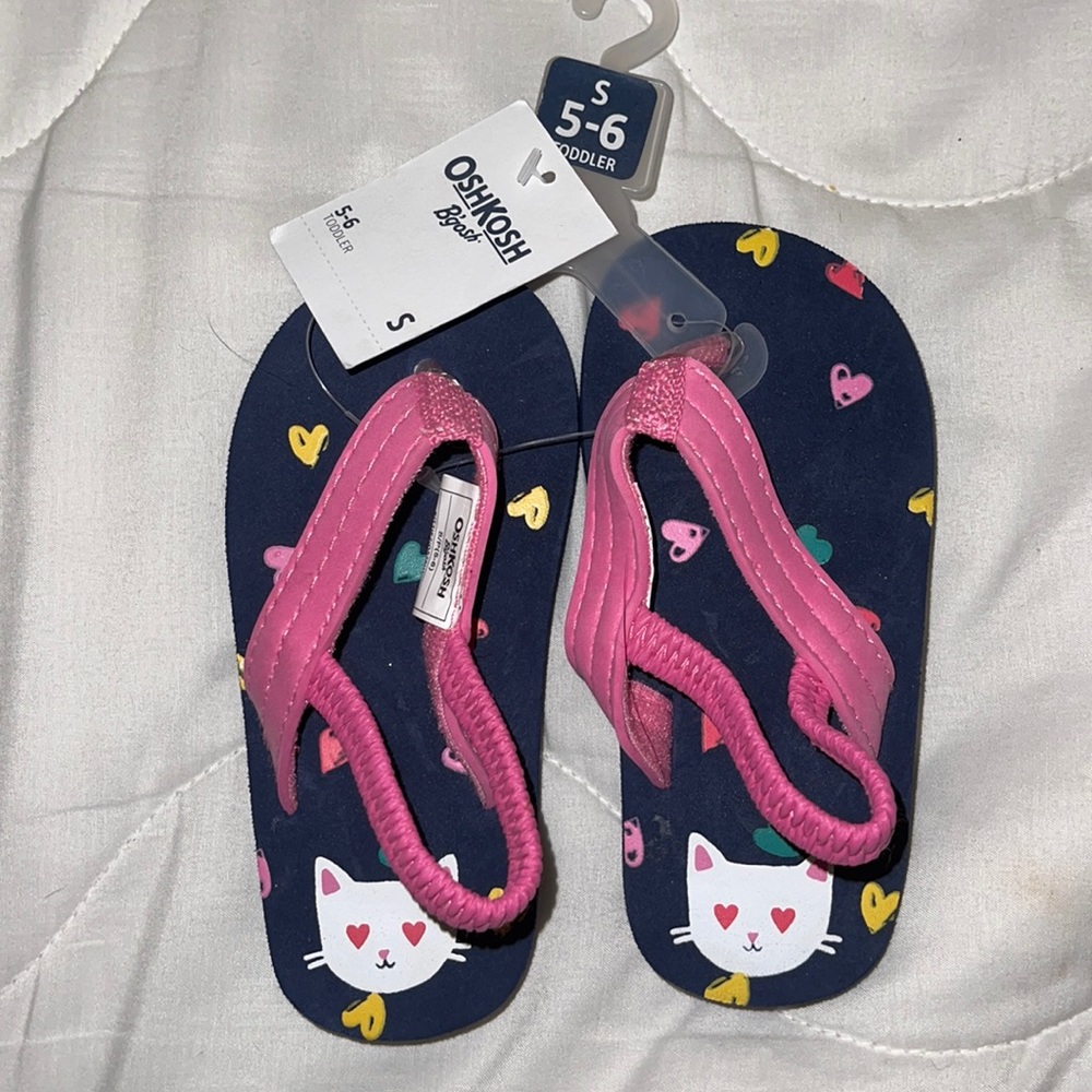 BRAND NEW 🌟 oshkosh toddler girl flip flops 🩴